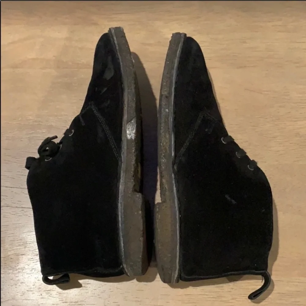 Authentic Vince designer black suede leather ankle boots 7